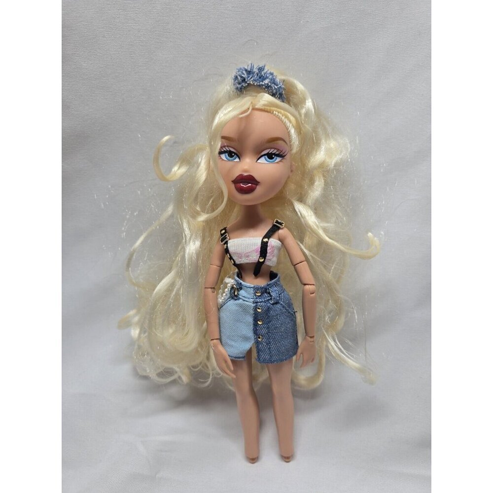 ALWAYZ BRATZ CLOE - FASHION DOLL 2024- No Feet, Some Clothing